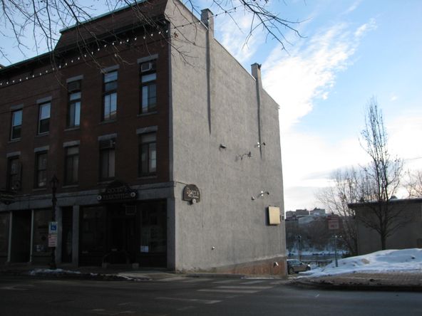 94 Main St, Auburn, ME 04210